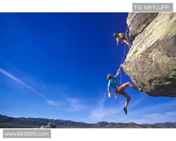 北京攀岩队耐力挑战揭秘：攀岩巨献带你领略极限运动的魅力与坚持